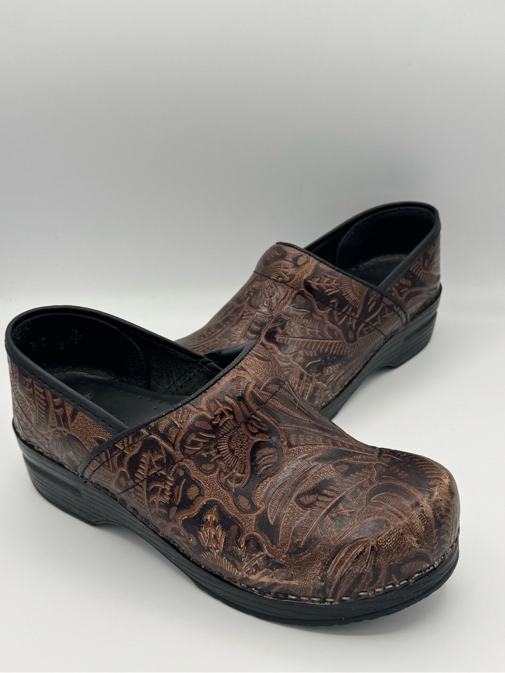 Dansko Professional Slip-On Work Clogs Brown Tooled Leather Embossed Floral Leaf